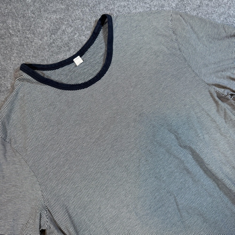Lululemon Shirt Mens Large Blue Striped Short Sleeve Athletic Running Tee Top